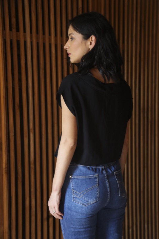 Vinnie V-Neck Tee - Classic Black