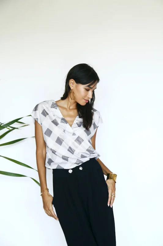 Vinnie V-Neck Tee - Gold Thread