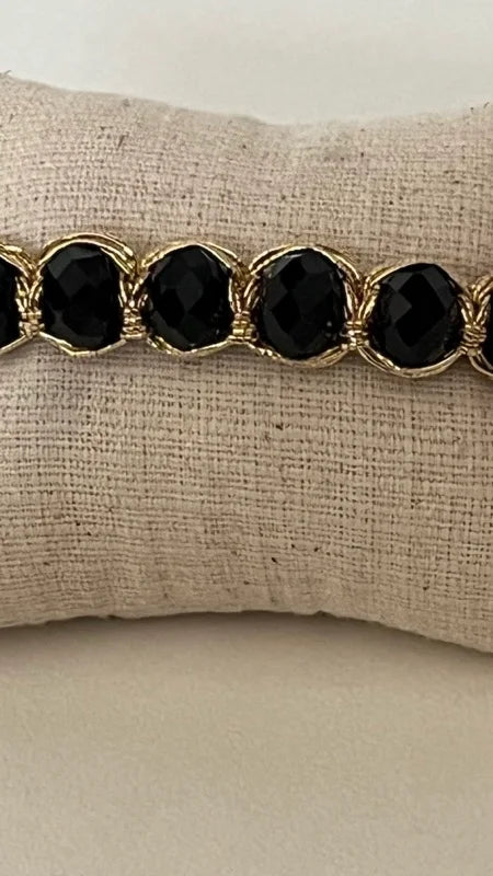 Black Garnet Gold Thread Bracelet
