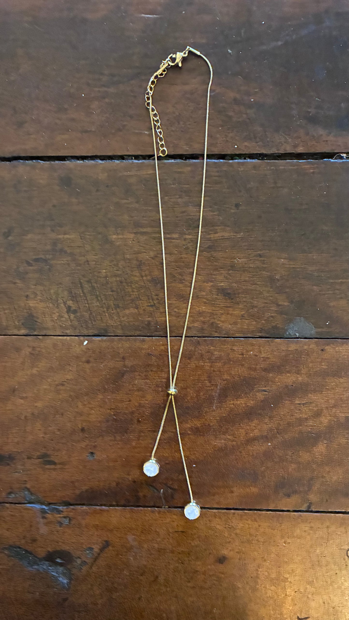 Ribbon Chain Pendant - White & Black