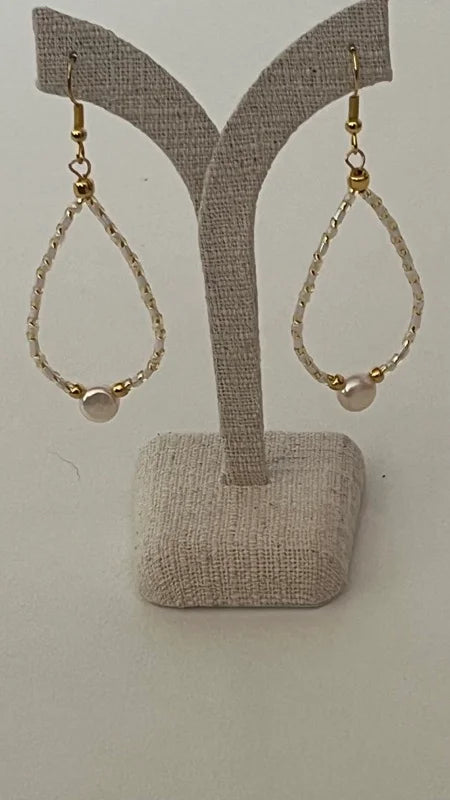 Devibe Pearl Dangles - White