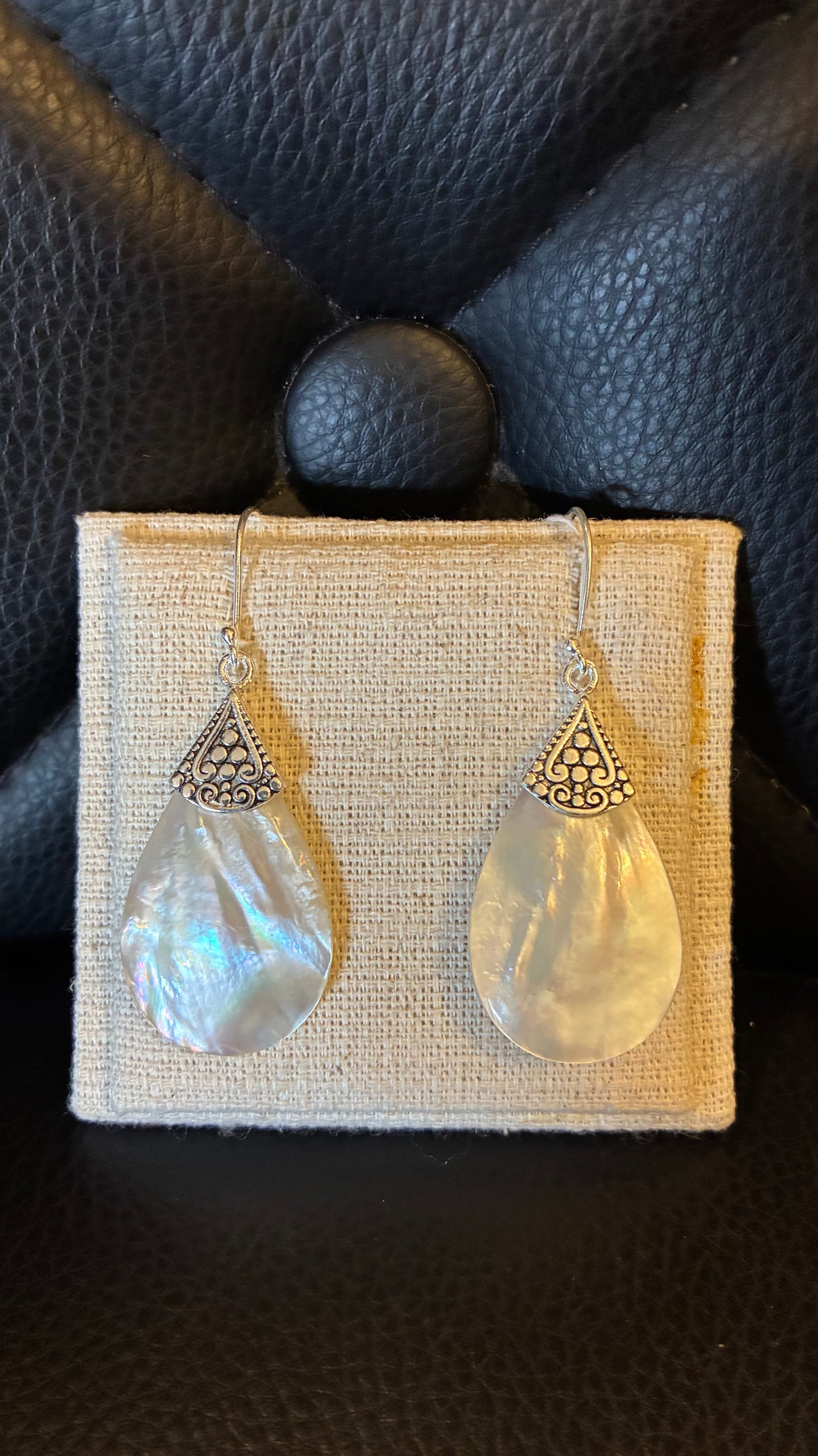 Art Deco Oval Shell Earrings - Silver