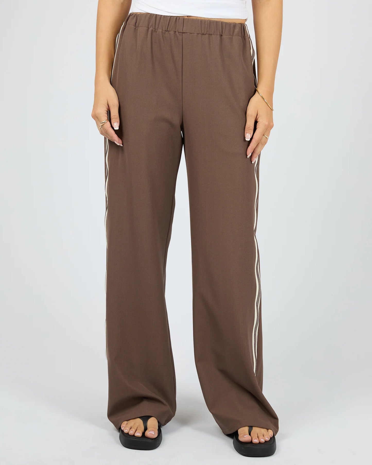 Lina Pant - Coffee