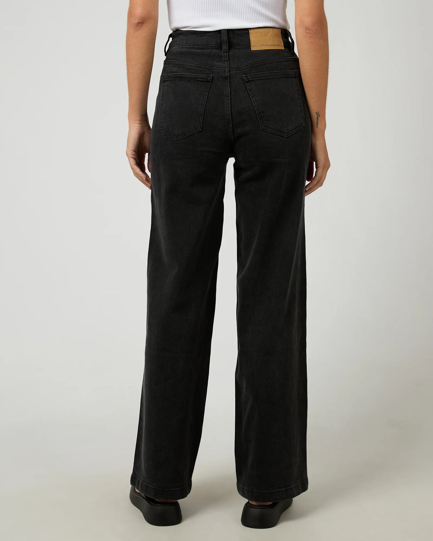 Jacqui Wide Leg Jean - Washed Black
