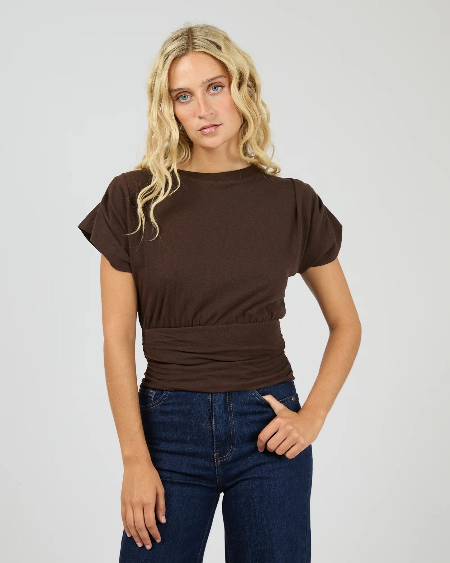 Halle Tee - Brown