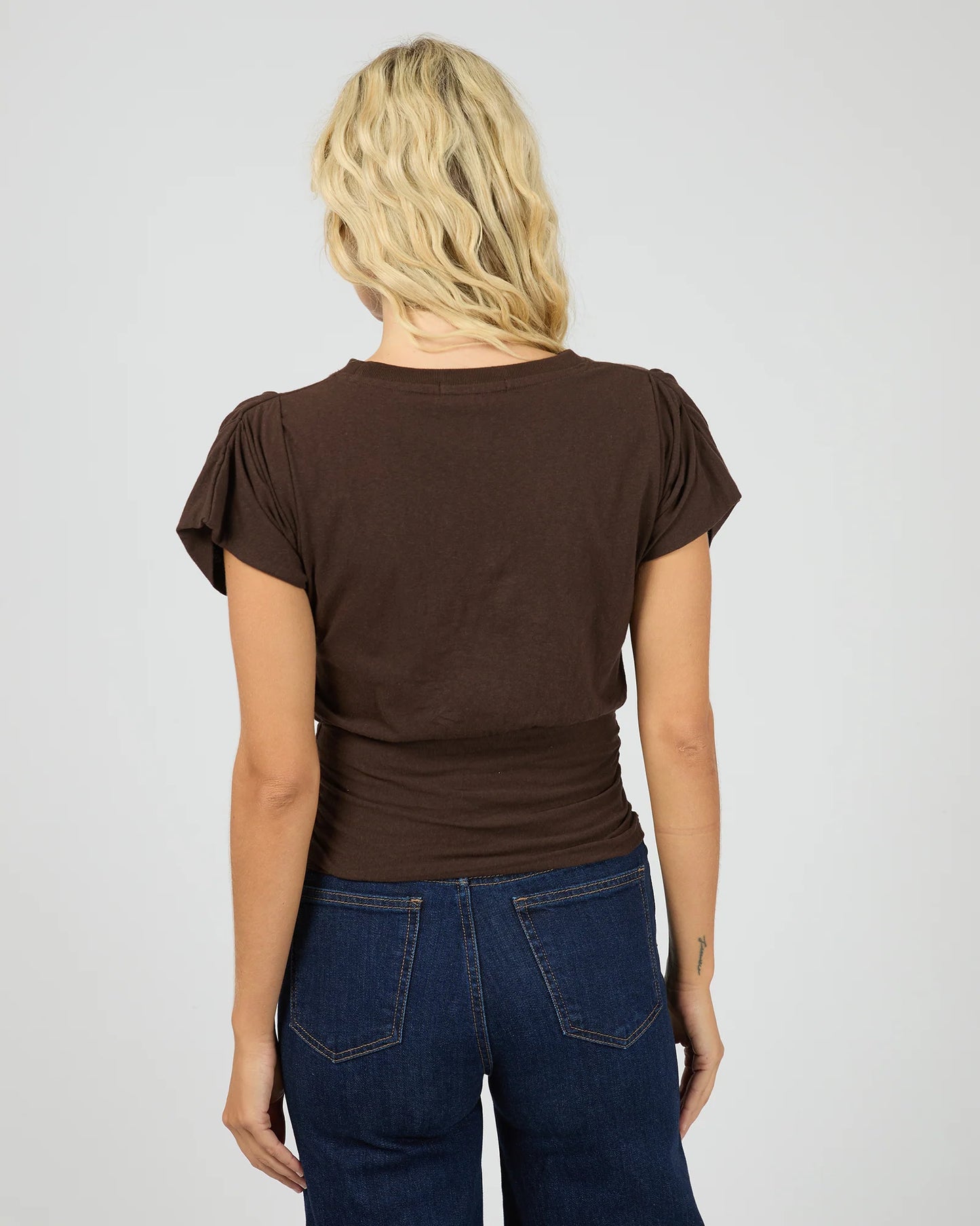 Halle Tee - Brown
