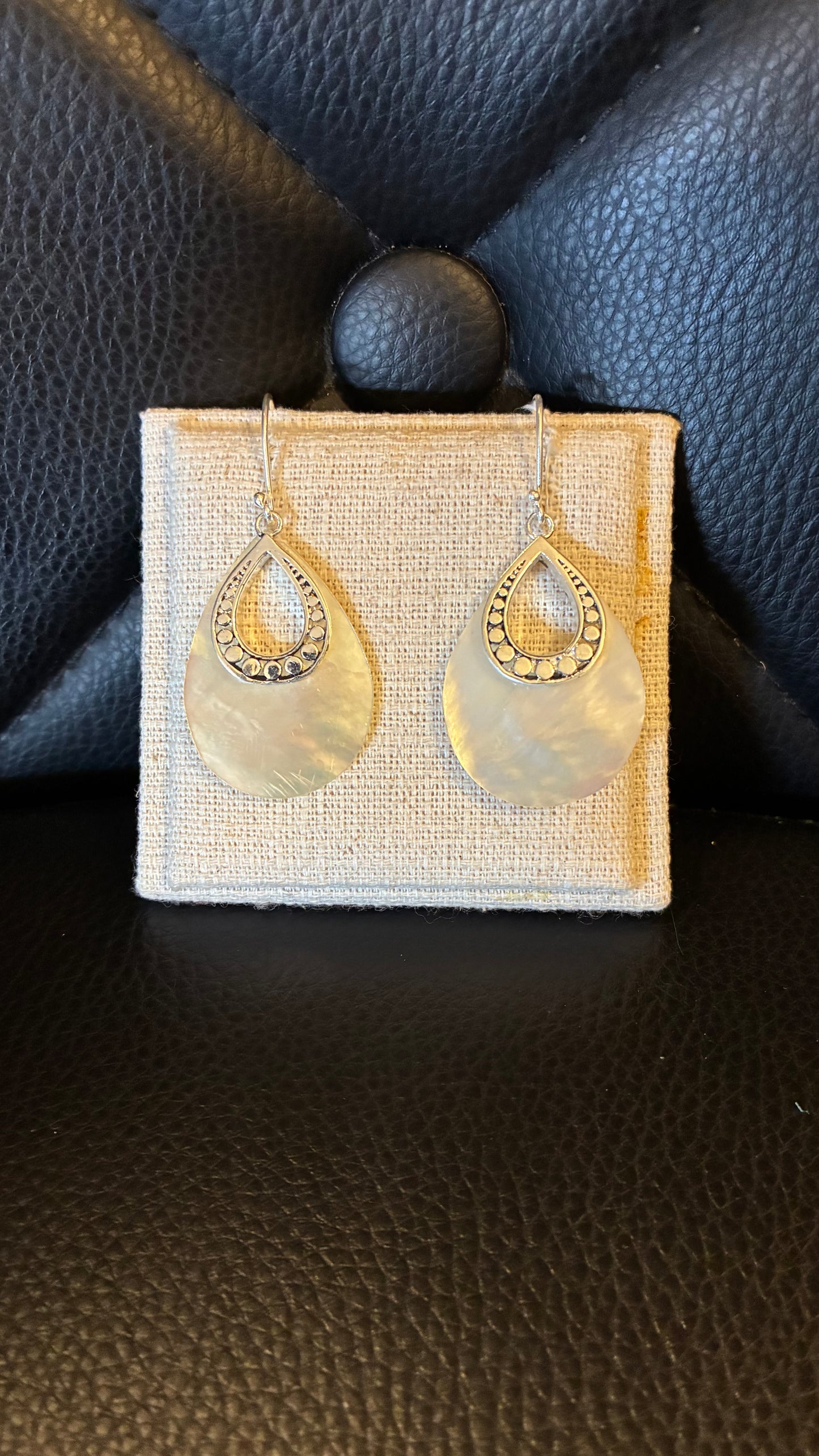 Art Deco Teardrop Shell Earrings - Silver