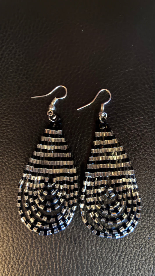 Chandelier Earrings - Silver & Black