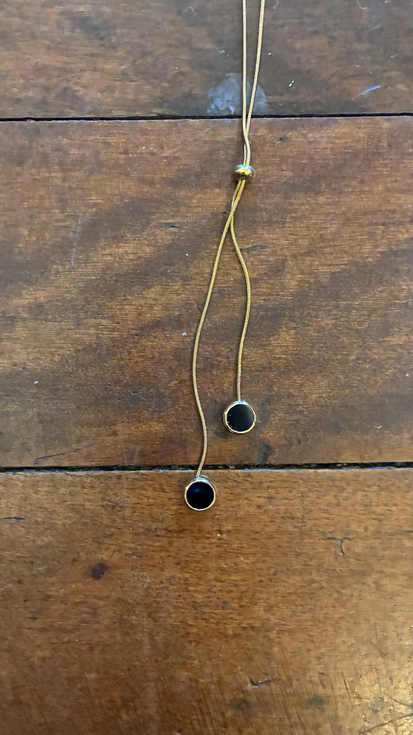 Ribbon Chain Pendant - White & Black