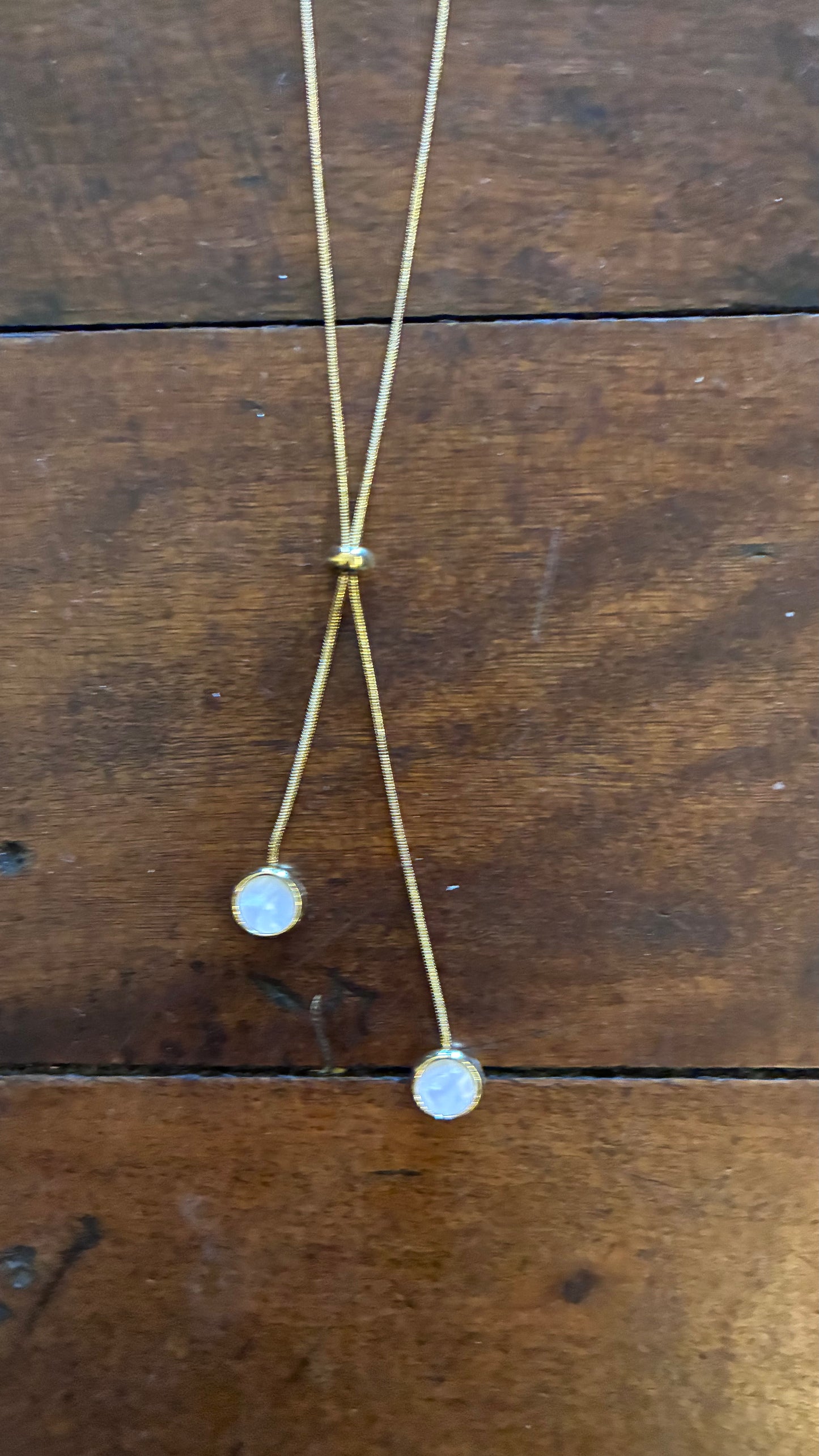 Ribbon Chain Pendant - White & Black
