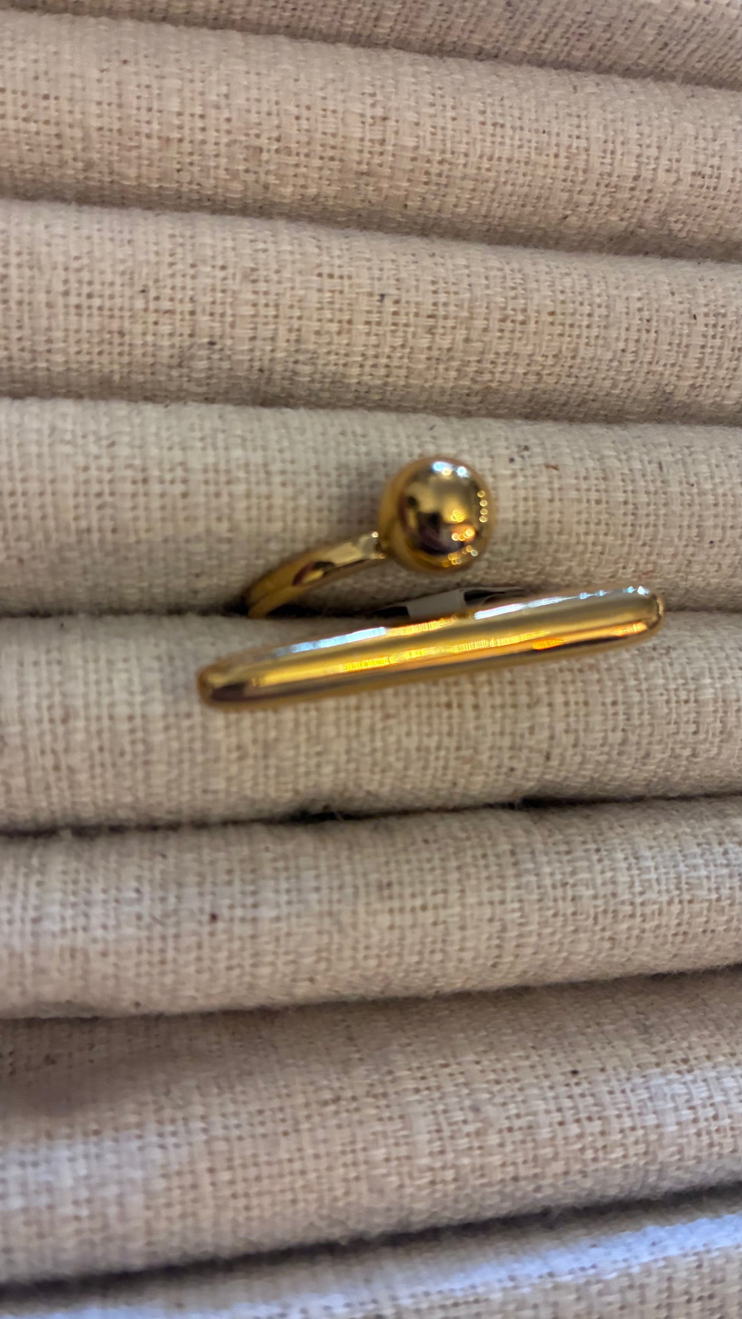 Ball & Bar Gold Ring