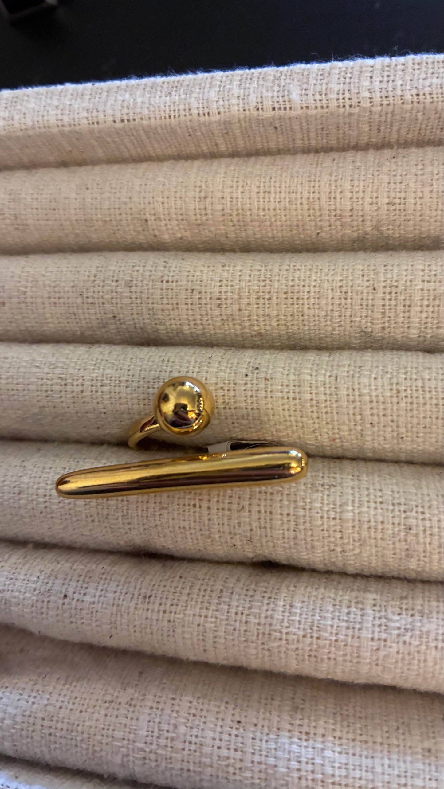 Ball & Bar Gold Ring